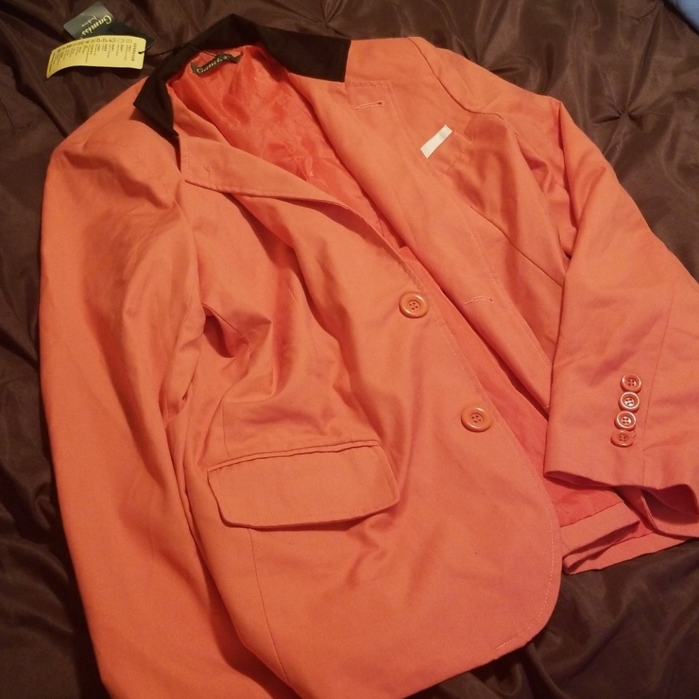 Peach Blazer size XXL. Black collar and pocket